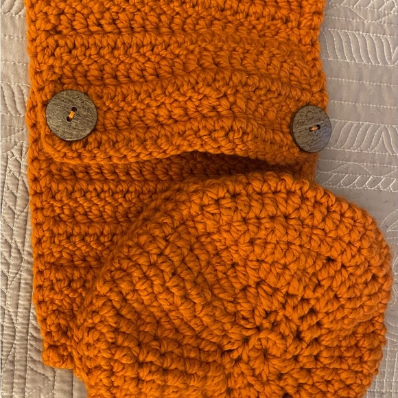 Burnt Orange Coat Collar/Scarf with matching News Boy Cap - Picture 6 of 6